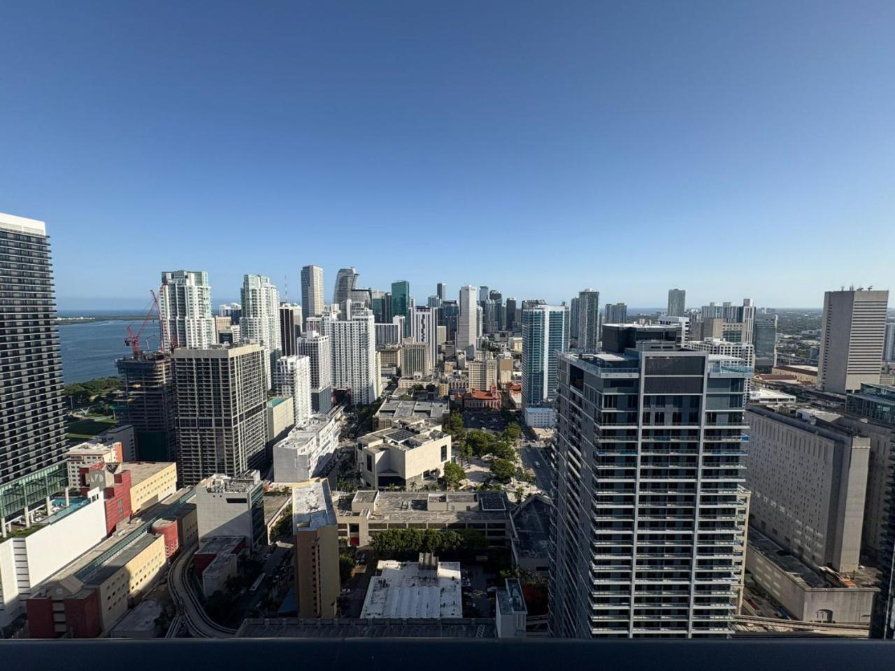 4010 Charming High Floor With Views * Miami