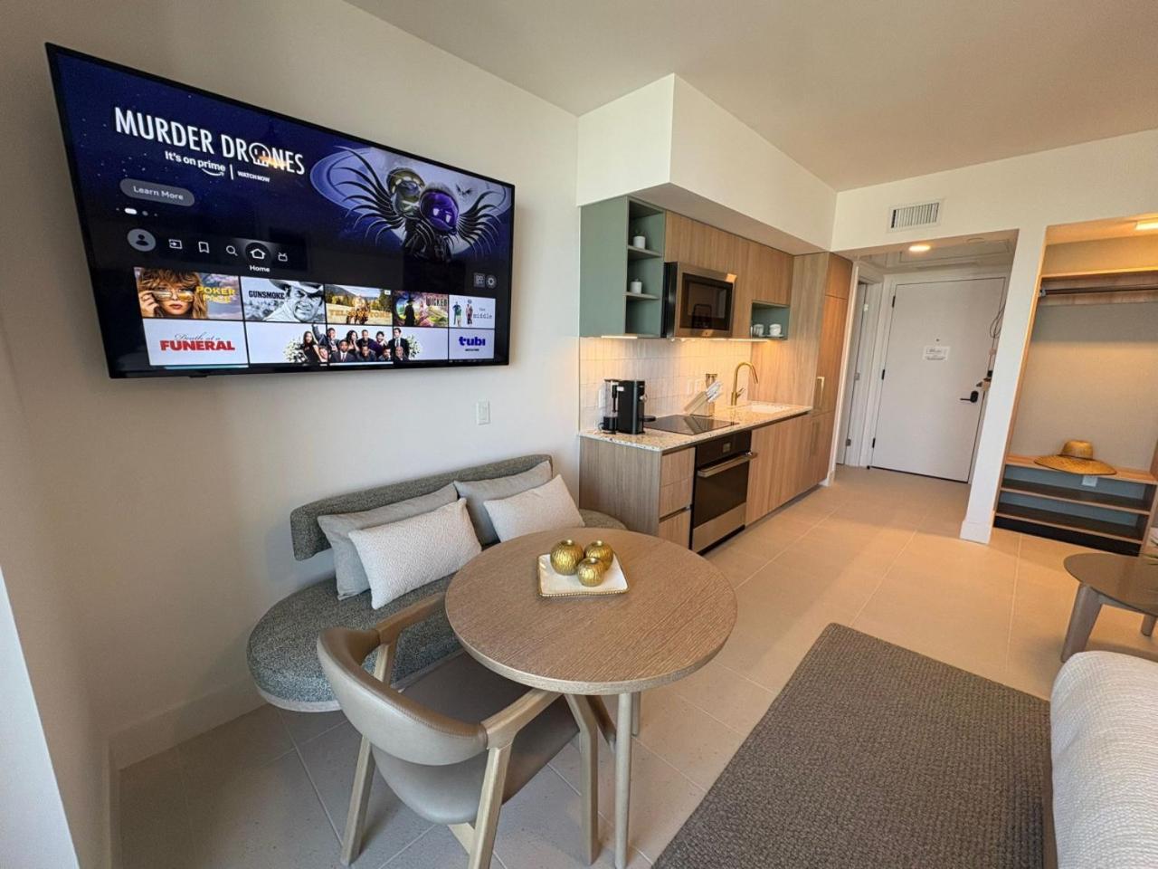 4010 Charming High Floor With Views Ferienhaus